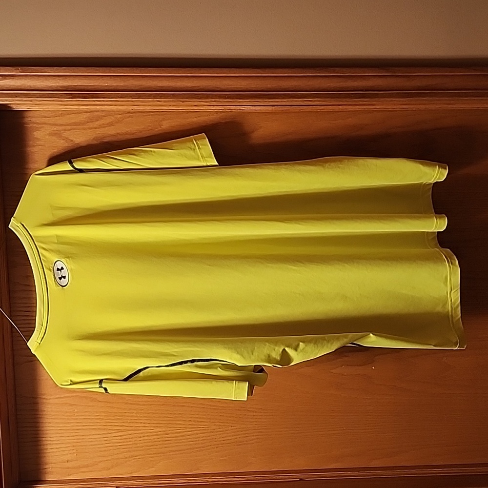 Under Armour Men's 3xl Yellow T-Shirt. - Picture 4 of 4